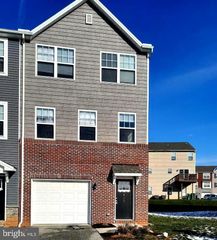 815 SCHOONER LN, Mechanicsburg, PA 17050