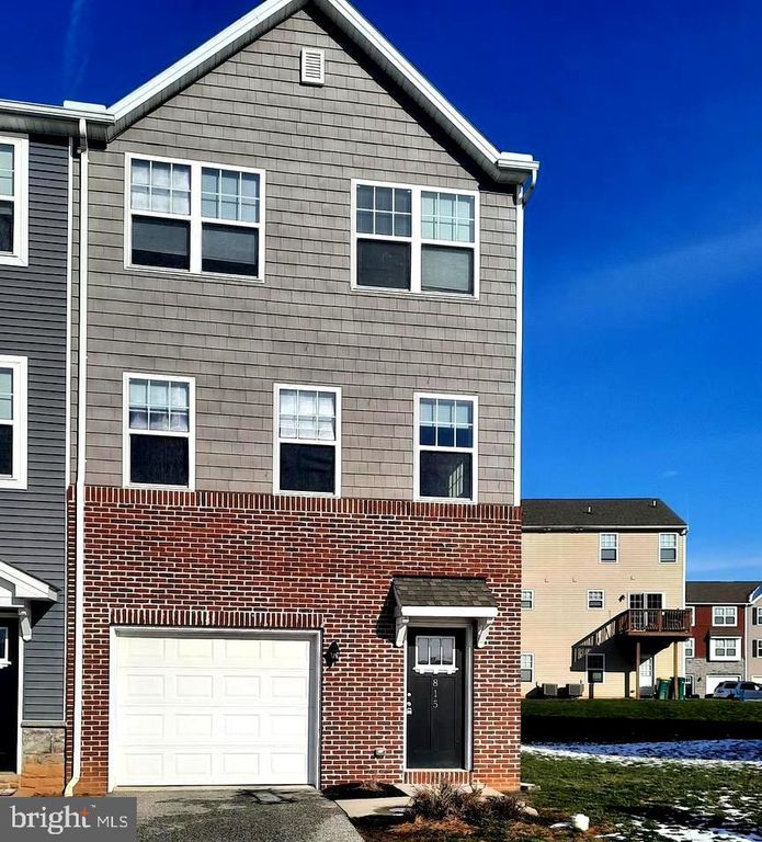 815 SCHOONER LN, Mechanicsburg, PA 17050
