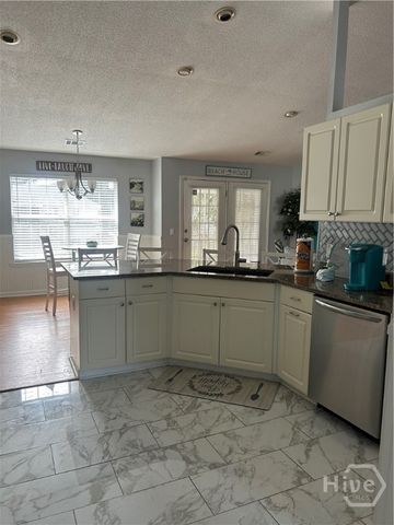 127 Druid Circle, Savannah, GA 31410