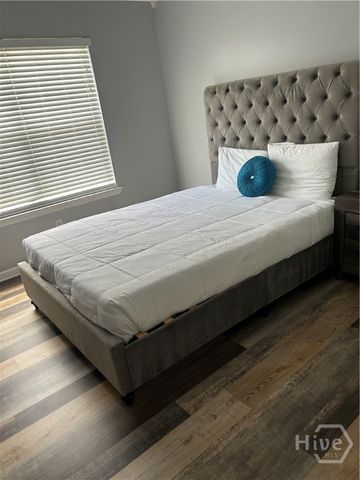 127 Druid Circle, Savannah, GA 31410