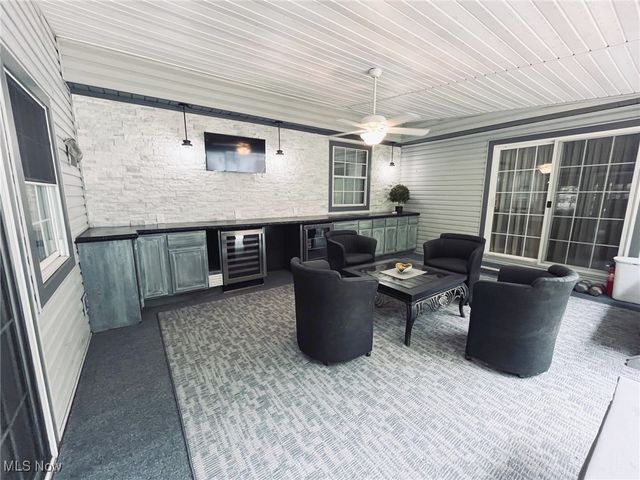 411 E Mohawk Drive, Malvern, OH 44644