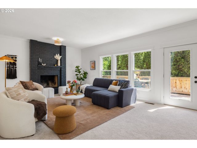 13563 Sw CLEARVIEW Pl, Portland, OR 97223