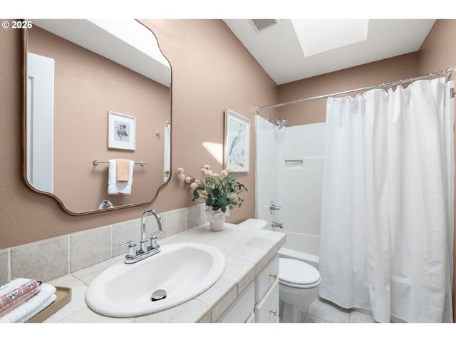 13563 Sw CLEARVIEW Pl, Portland, OR 97223