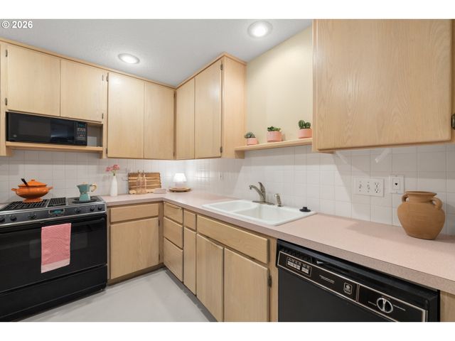 13563 Sw CLEARVIEW Pl, Portland, OR 97223
