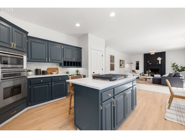 13563 Sw CLEARVIEW Pl, Portland, OR 97223