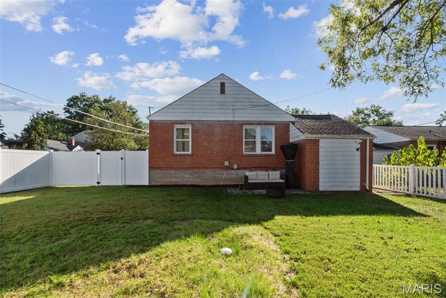 2301 Hilton Avenue, Brentwood, MO 63144