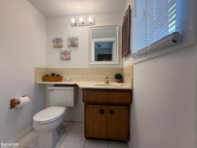 20016 Great Oaks Circle North Street, Clinton Township, MI 48038