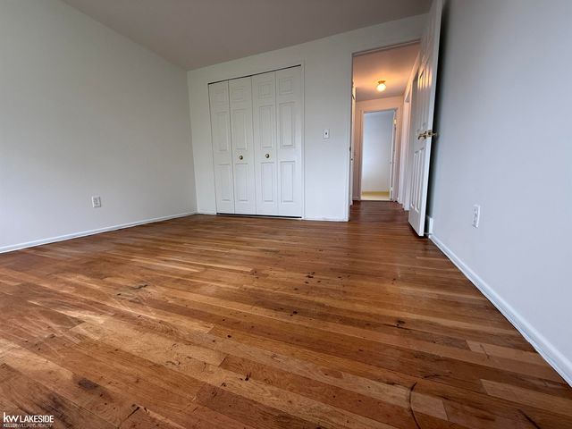 20016 Great Oaks Circle North Street, Clinton Township, MI 48038