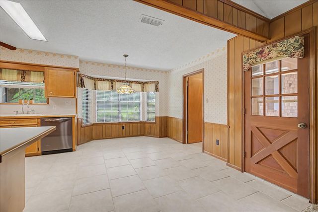 131 Lily Street, Lake Jackson, TX 77566