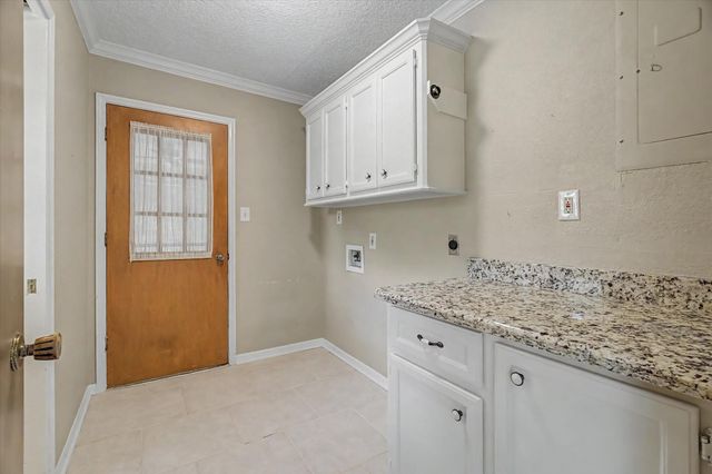 131 Lily Street, Lake Jackson, TX 77566