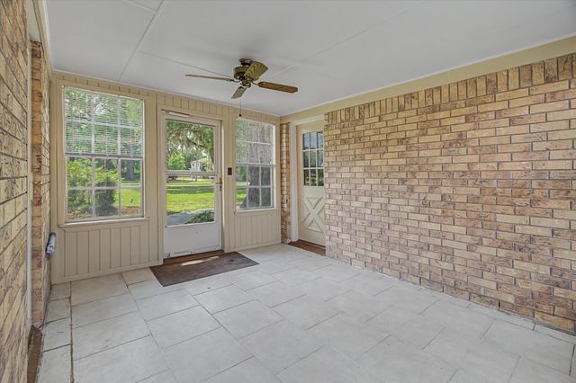 131 Lily Street, Lake Jackson, TX 77566