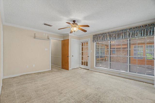 131 Lily Street, Lake Jackson, TX 77566