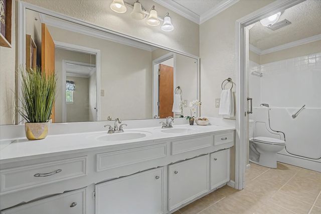 131 Lily Street, Lake Jackson, TX 77566