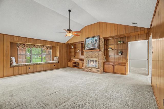 131 Lily Street, Lake Jackson, TX 77566
