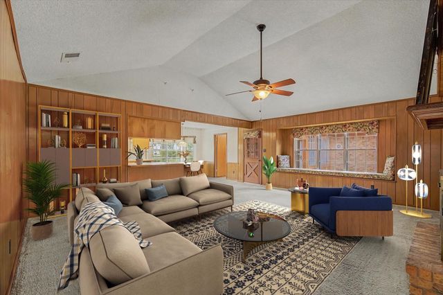131 Lily Street, Lake Jackson, TX 77566