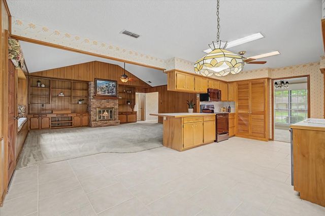 131 Lily Street, Lake Jackson, TX 77566