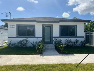 11980-11982 SW 213th st, Miami, FL 33177