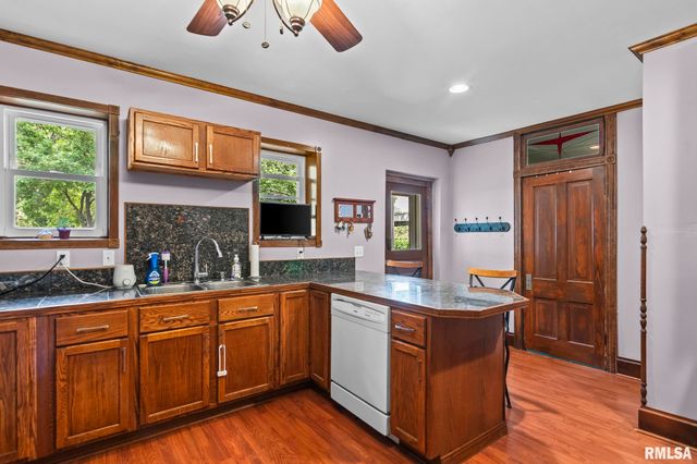 1015 W WASHINGTON Street, Springfield, IL 62702