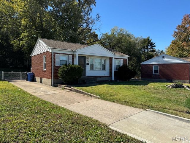 840 Pershall Road, Florissant, MO 63031