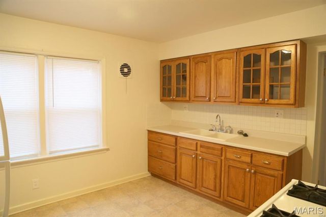 840 Pershall Road, Florissant, MO 63031