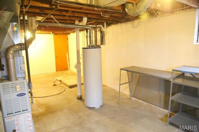 840 Pershall Road, Florissant, MO 63031