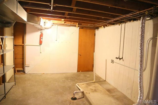 840 Pershall Road, Florissant, MO 63031