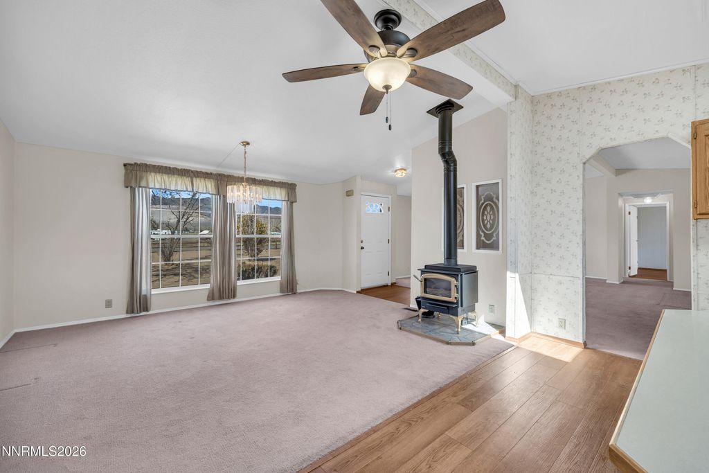 Image 10 of property listing at 164 El Dorado Avenue, Dayton, NV 89403