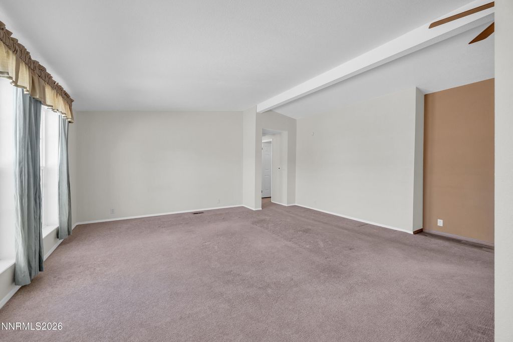 Image 11 of property listing at 164 El Dorado Avenue, Dayton, NV 89403