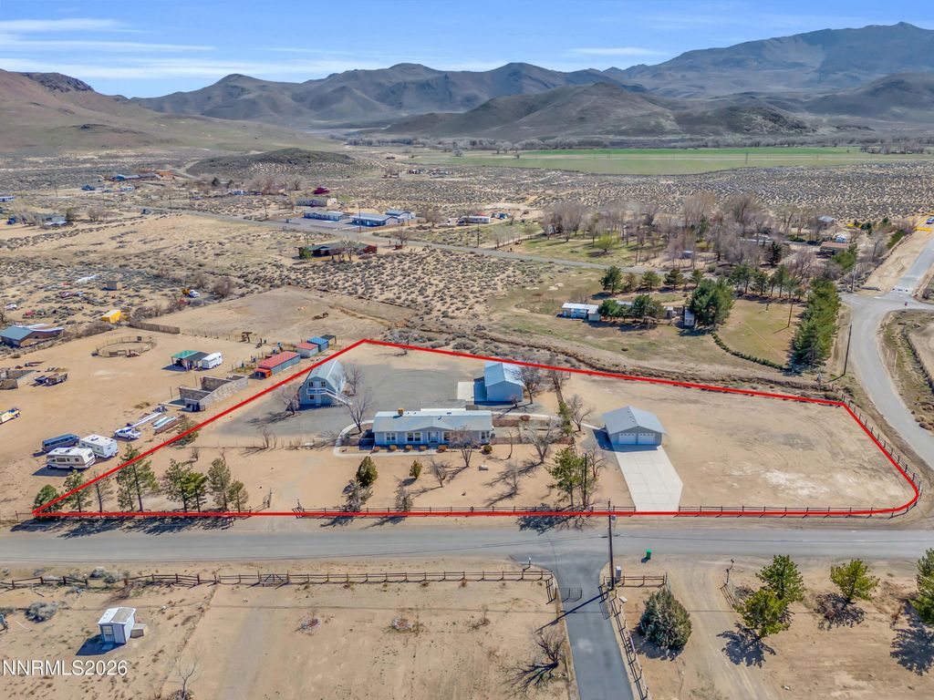 Image 2 of property listing at 164 El Dorado Avenue, Dayton, NV 89403