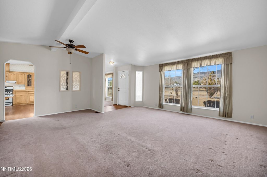 Image 9 of property listing at 164 El Dorado Avenue, Dayton, NV 89403