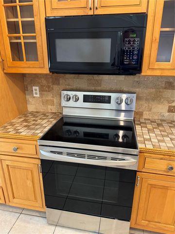 5906 BIRCHWOOD DRIVE, Tampa, FL 33625