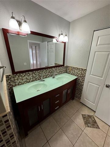 5906 BIRCHWOOD DRIVE, Tampa, FL 33625