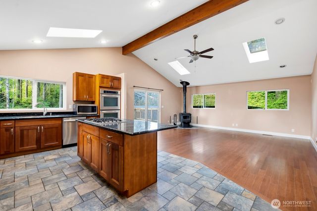 871 NE LARSON BLVD, Belfair, WA 98528