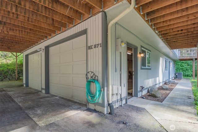 871 NE LARSON BLVD, Belfair, WA 98528