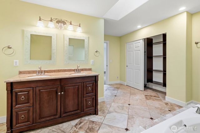 871 NE LARSON BLVD, Belfair, WA 98528