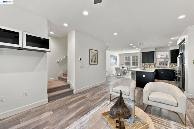 33483 Alvarado Niles Rd, Union City, CA 94587