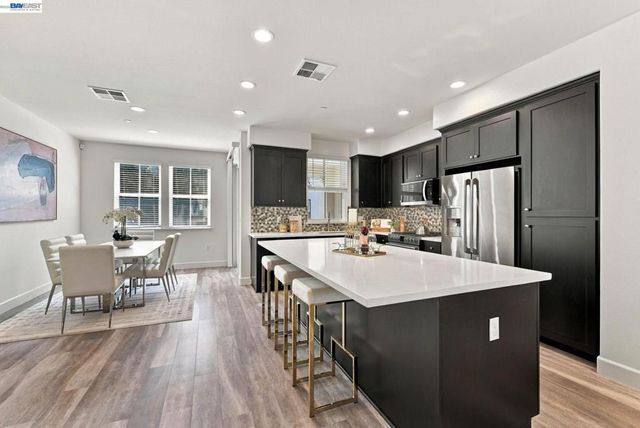 33483 Alvarado Niles Rd, Union City, CA 94587