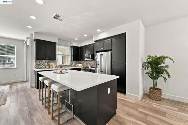 33483 Alvarado Niles Rd, Union City, CA 94587