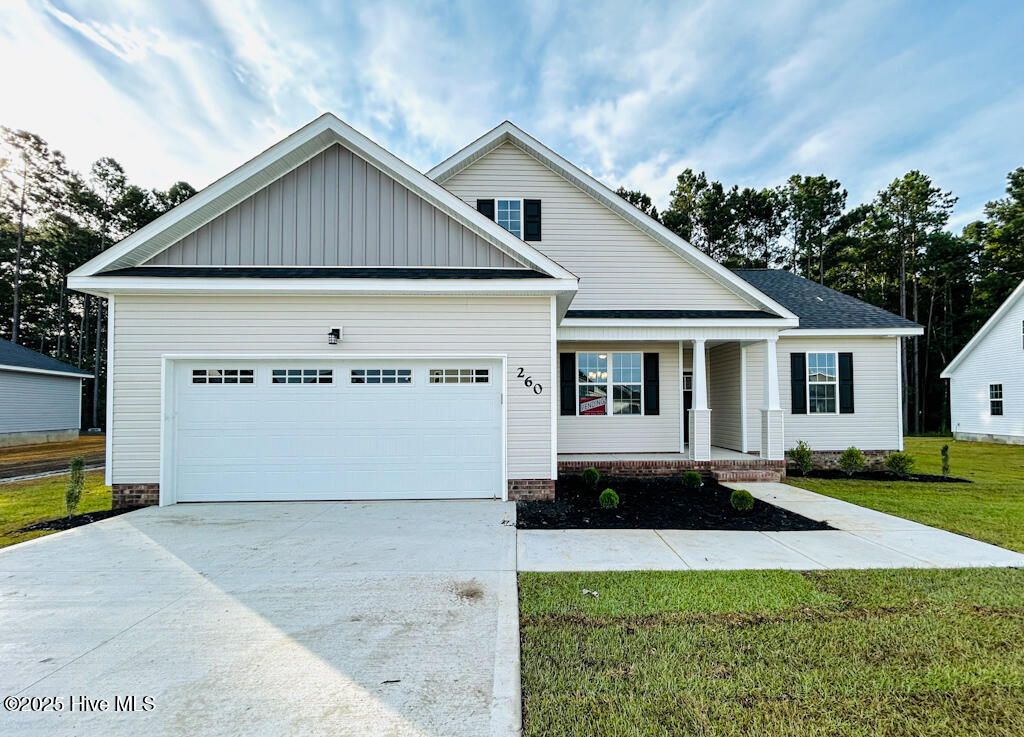 813 Hidden Bridge Drive, Jacksonville, NC 28546