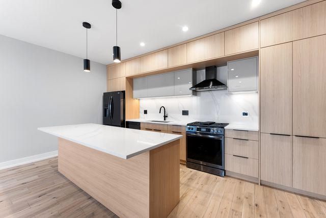 7724 N EASTLAKE Terrace 1, Chicago, IL 60626