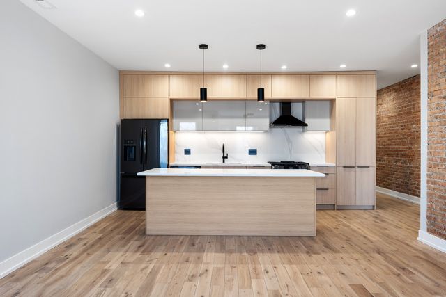 7724 N EASTLAKE Terrace 1, Chicago, IL 60626