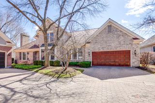 2 Groton Court, Lincolnshire, IL 60069