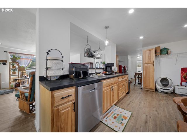 42737 ELLMOR Ln, Port Orford, OR 97465