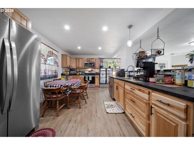42737 ELLMOR Ln, Port Orford, OR 97465