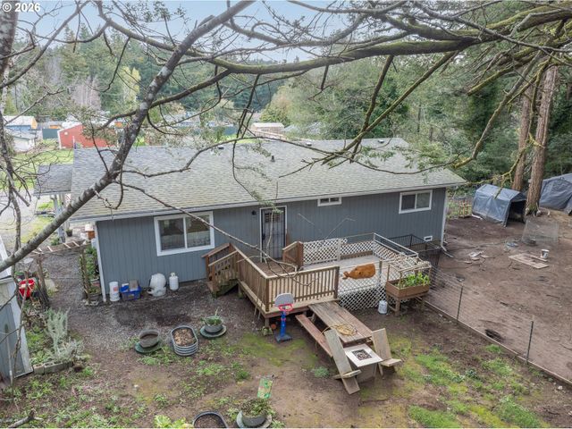 42737 ELLMOR Ln, Port Orford, OR 97465