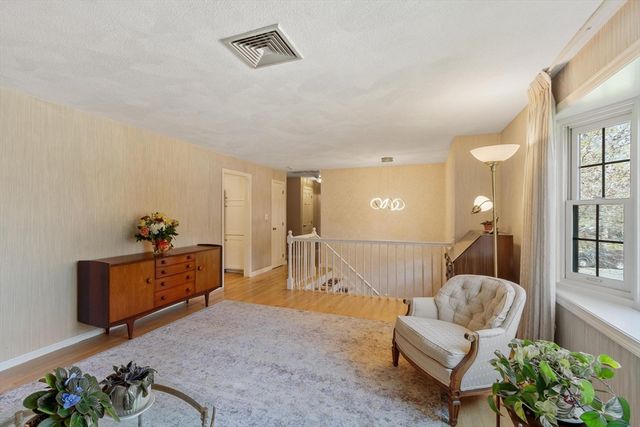 15 Kennel Hill Drive, Beverly, MA 01915