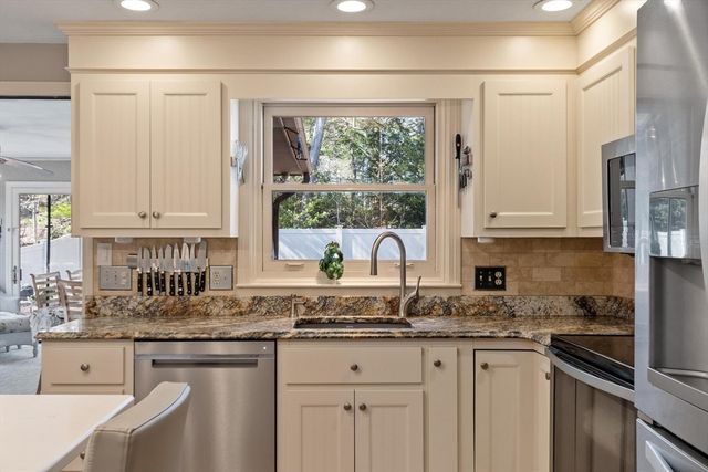 15 Kennel Hill Drive, Beverly, MA 01915