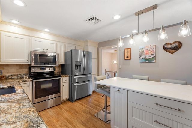 15 Kennel Hill Drive, Beverly, MA 01915