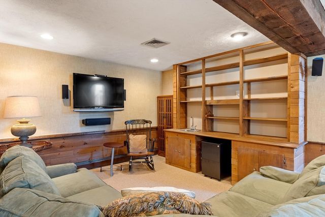 15 Kennel Hill Drive, Beverly, MA 01915