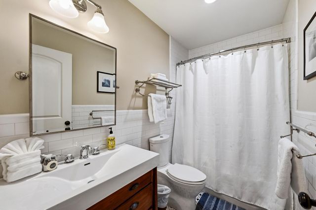 2110 De Verne ST, Austin, TX 78704